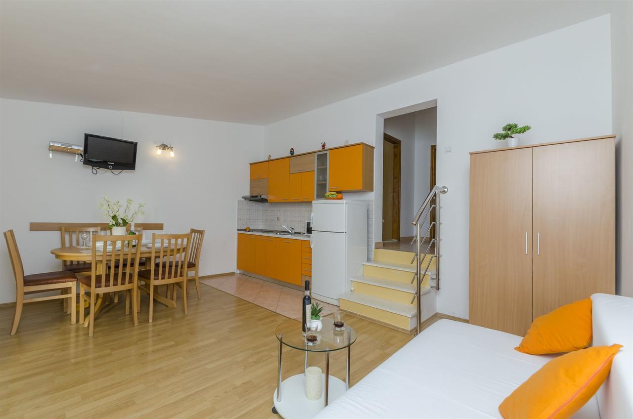 Apartments Srecko Duce Bagian luar foto