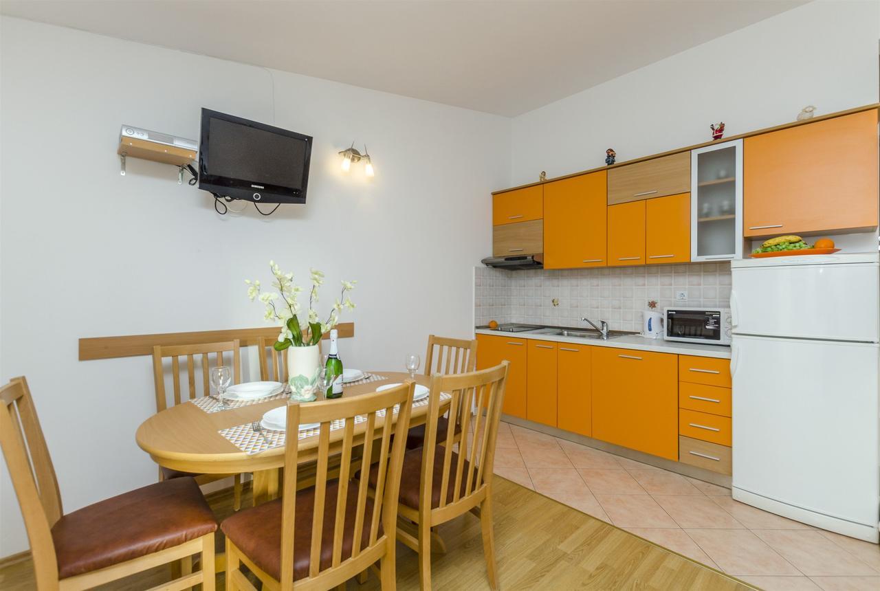 Apartments Srecko Duce Bagian luar foto