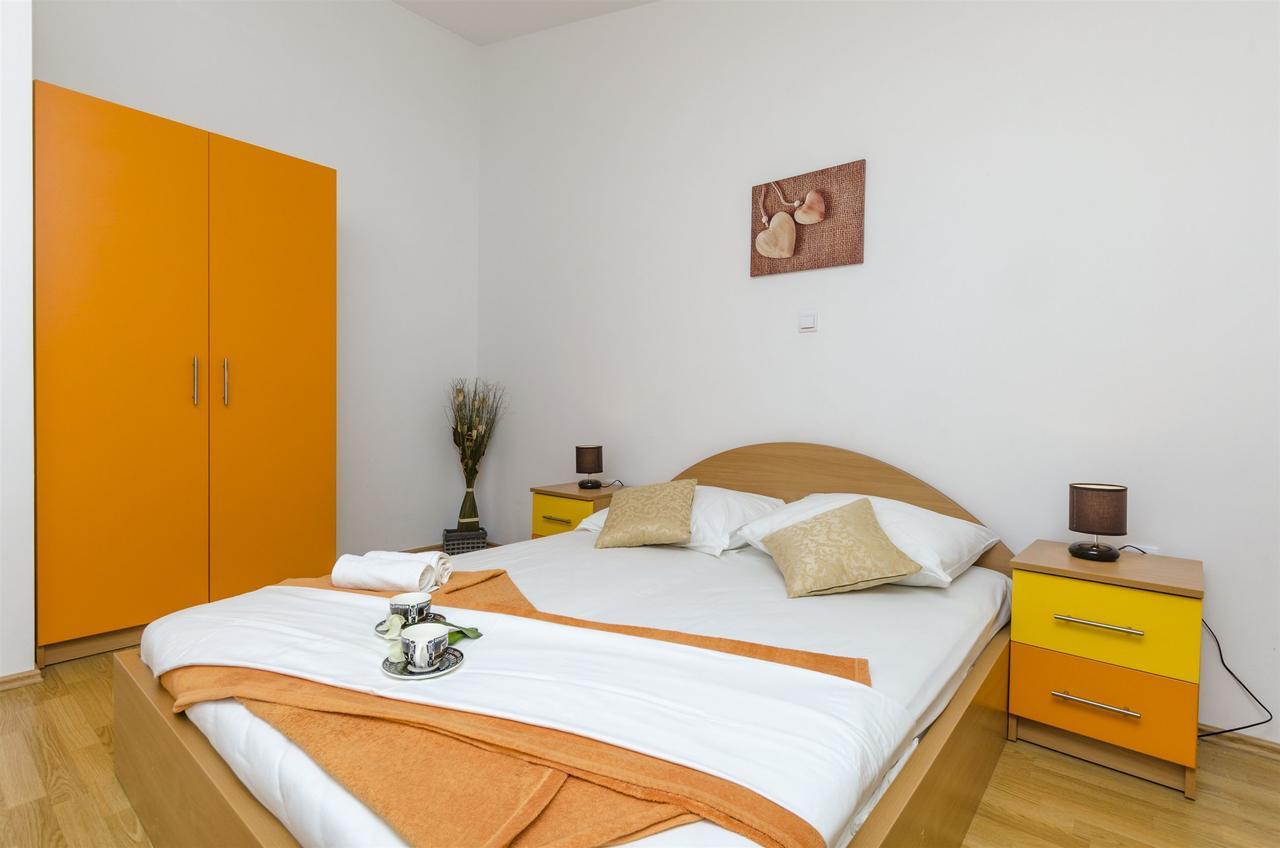 Apartments Srecko Duce Bagian luar foto