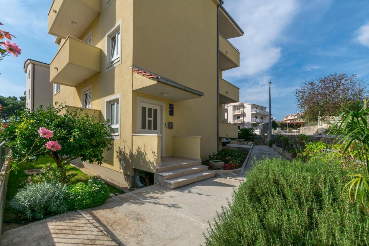 Apartments Srecko Duce Bagian luar foto